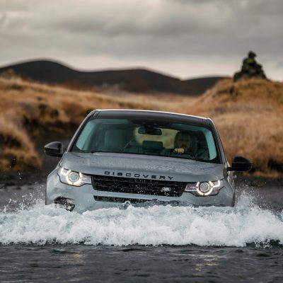 Broker Samochodowy Land Rover Discovery Sport Select Automotive przód woda