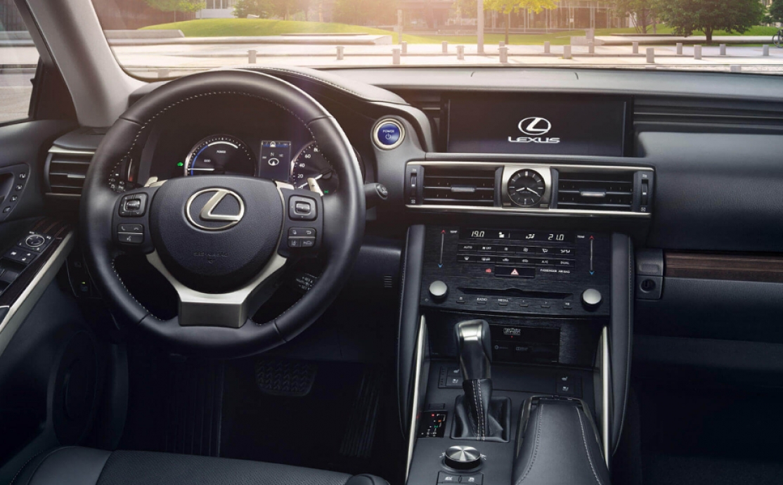 Lexus IS 300h Business Edition Dealer Select